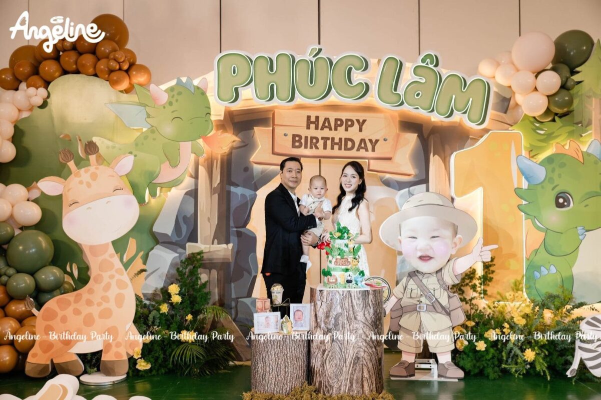 Trang trí tiệc sinh nhật Chún 1 tuổi với chủ đề – Little Explorer Adventure Trang trí tiệc sinh nhật Chún 1 tuổi với chủ đề – Little Explorer Adventure
