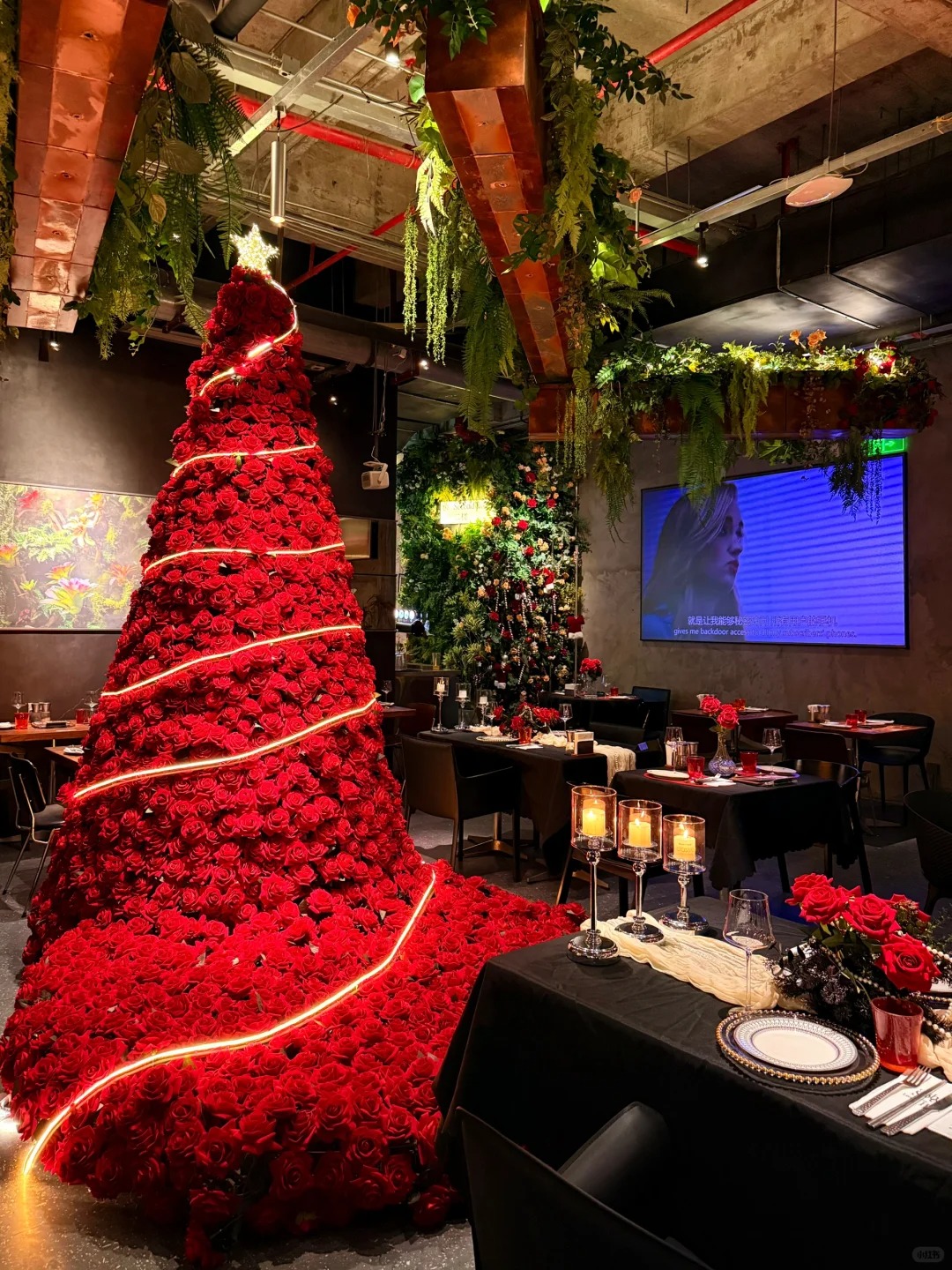 15+ Ý Tưởng Trang Trí Noel Cho Nhà Hàng Độc Đáo Và Ấn Tượng Nhất 2025 Trang trí noel nhà hàng sang trọng quý phái