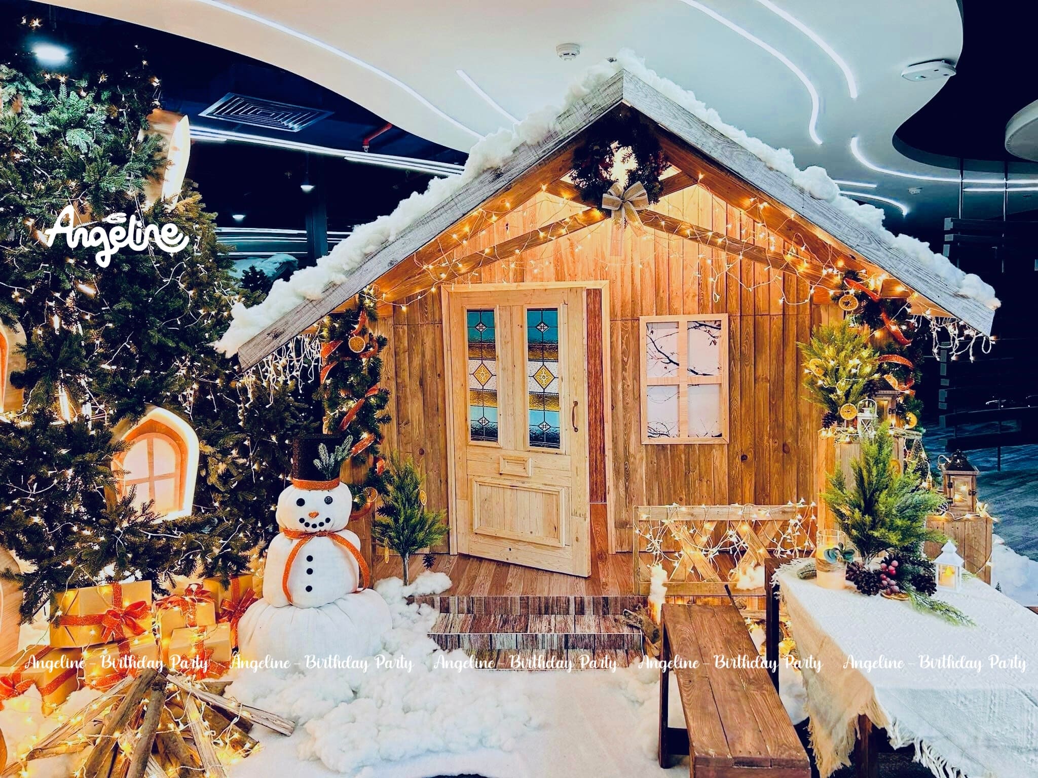 Trang trí noel tại fpt tower