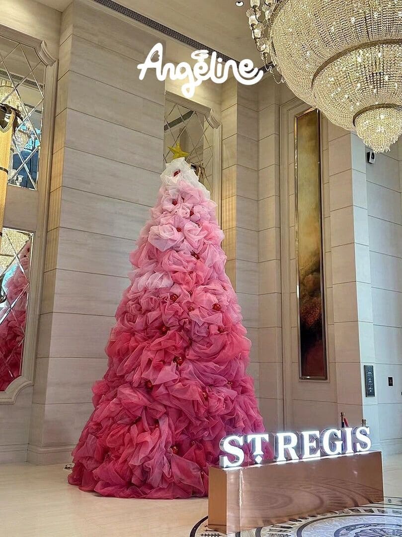 Cotton Candy Christmas – Sắc Hồng Ngọt Ngào Trong Không Gian Lễ Hội