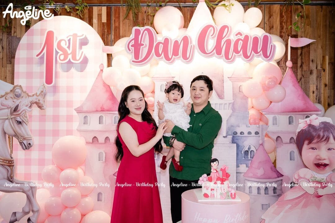 Strawberry Fairytale Castle – Món Quà Ngọt Ngào Mẹ Vân Dành Tặng Bảo Châu