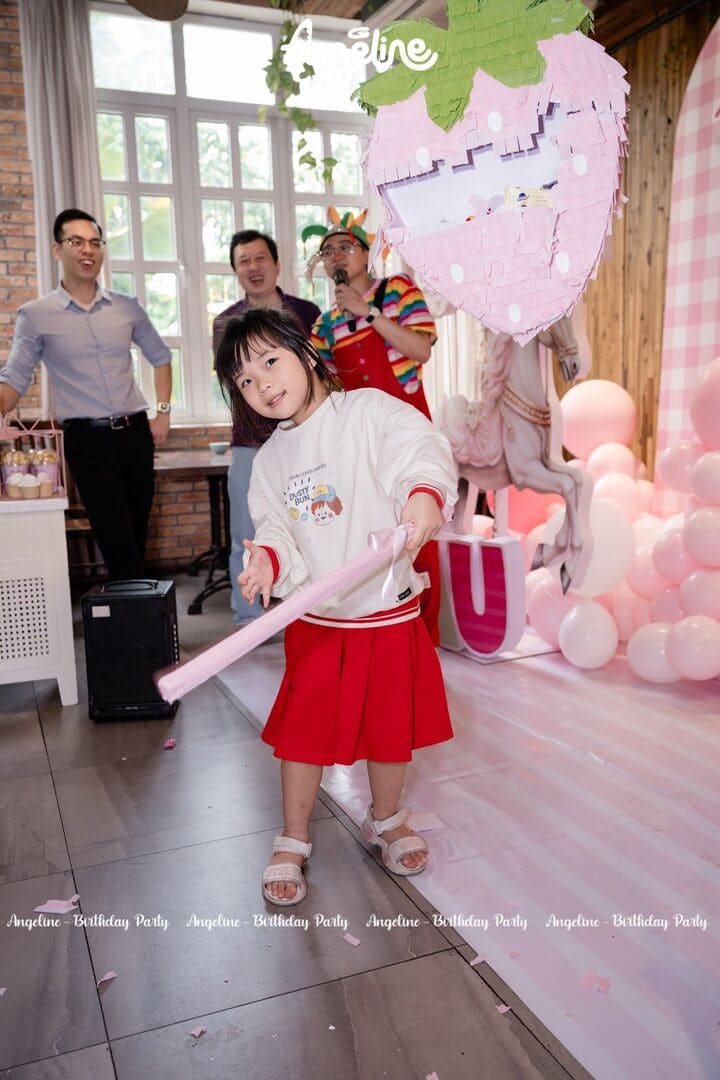 Strawberry Fairytale Castle – Món Quà Ngọt Ngào Mẹ Vân Dành Tặng Bảo Châu