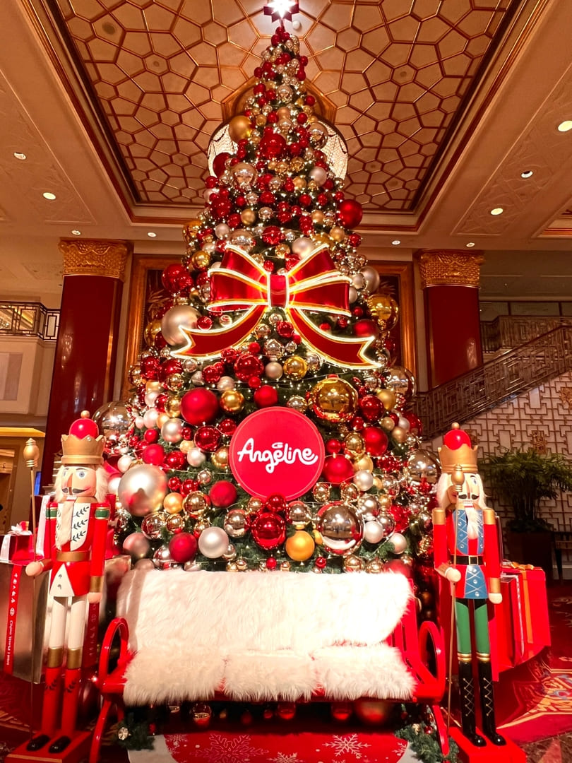 A Grand Christmas Symphony – Bản Hòa Ca Giáng Sinh Sang Trọng Và Ấm Áp