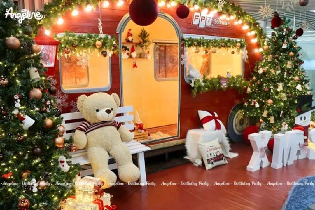 Giáng Sinh Tại FPT Software – Không Gian Ngập Tràn Ánh Sáng và Yêu Thương