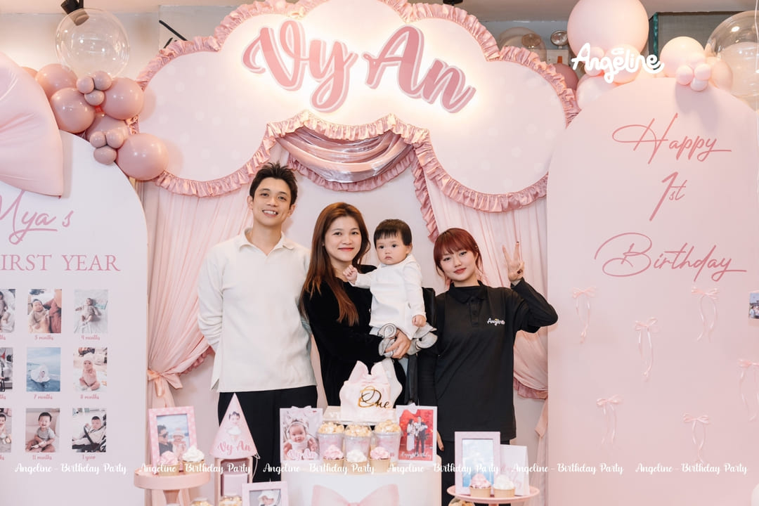Dreamy Pink Clouds – Trang Trí Sinh Nhật 1 Tuổi Nhẹ Nhàng, Tinh Tế Cho Bé Vy An