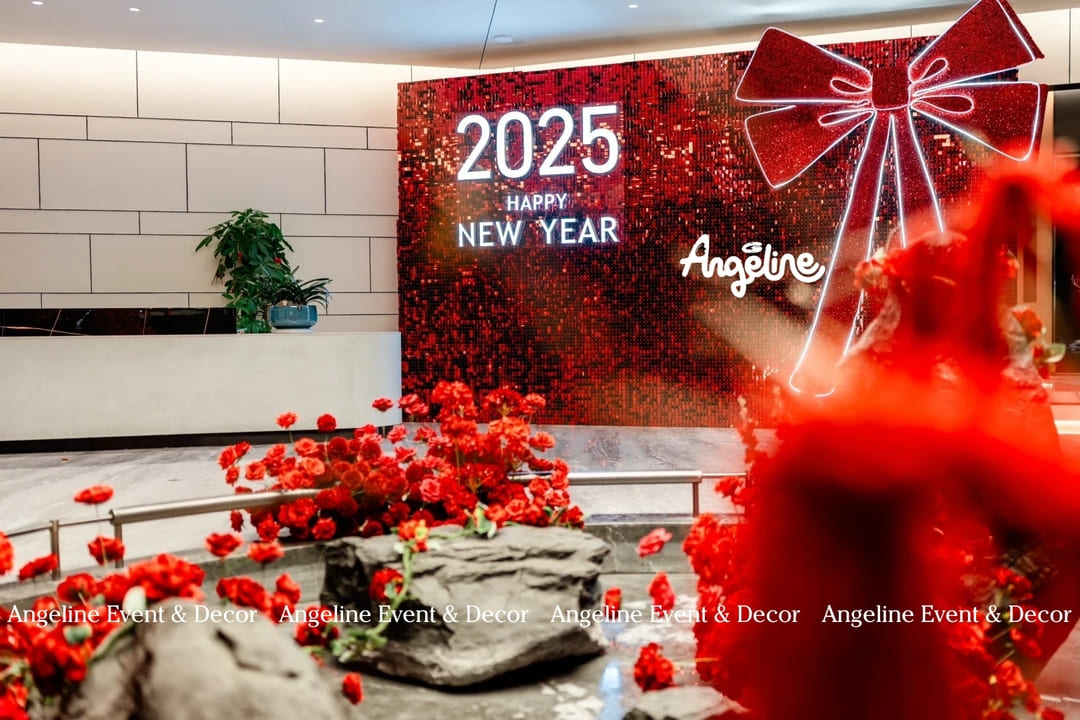 Trang Trí Tết 2025 Cho Showroom Concept Sắc Đỏ Sang Trọng – Giải Pháp Thu Hút Khách Hàng Từ Angeline Event & Décor