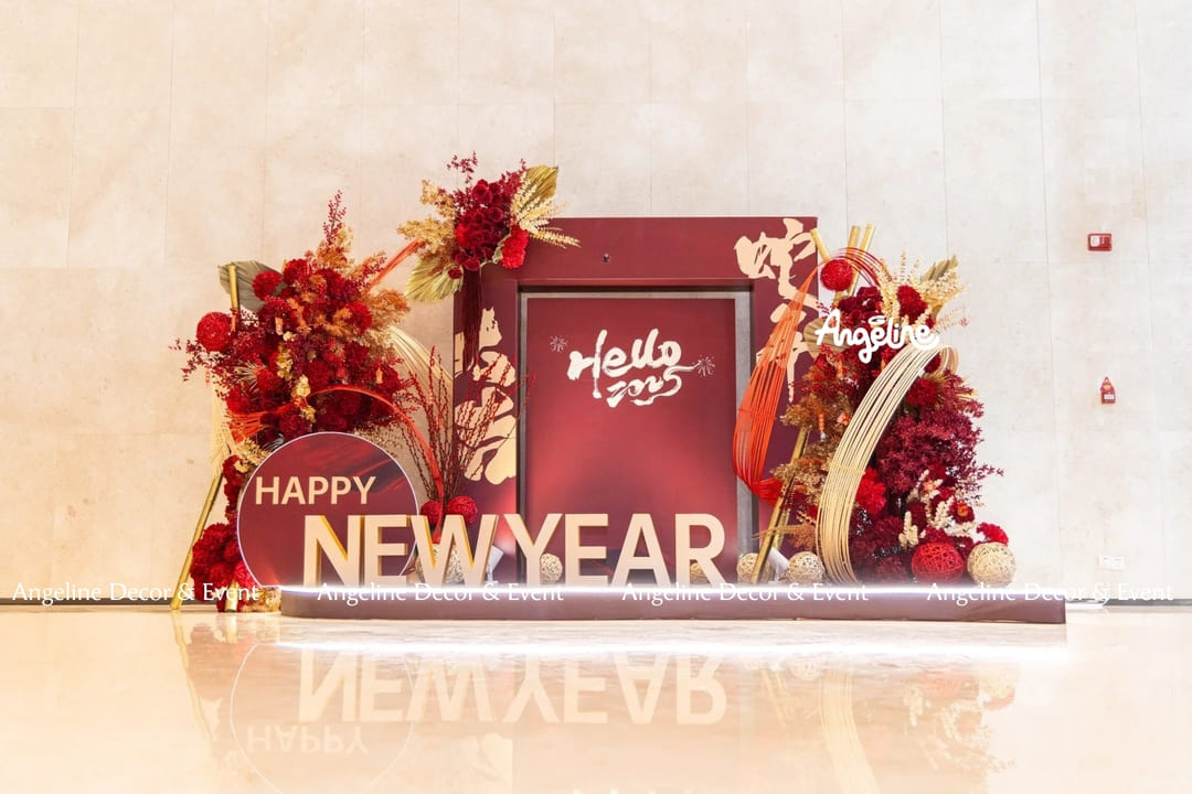 Hồng Vận Khai Niên – Concept Trang Trí Tết 2026 Sắc Đỏ May Mắn Cho Sảnh Doanh Nghiệp