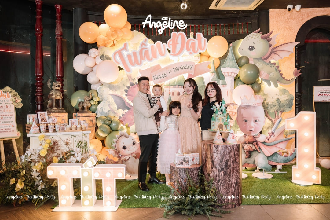 “Little Dragon’s Castle” – Trang Trí Sinh Nhật Bé Trai 1 Tuổi Đậm Chất Cổ Tích