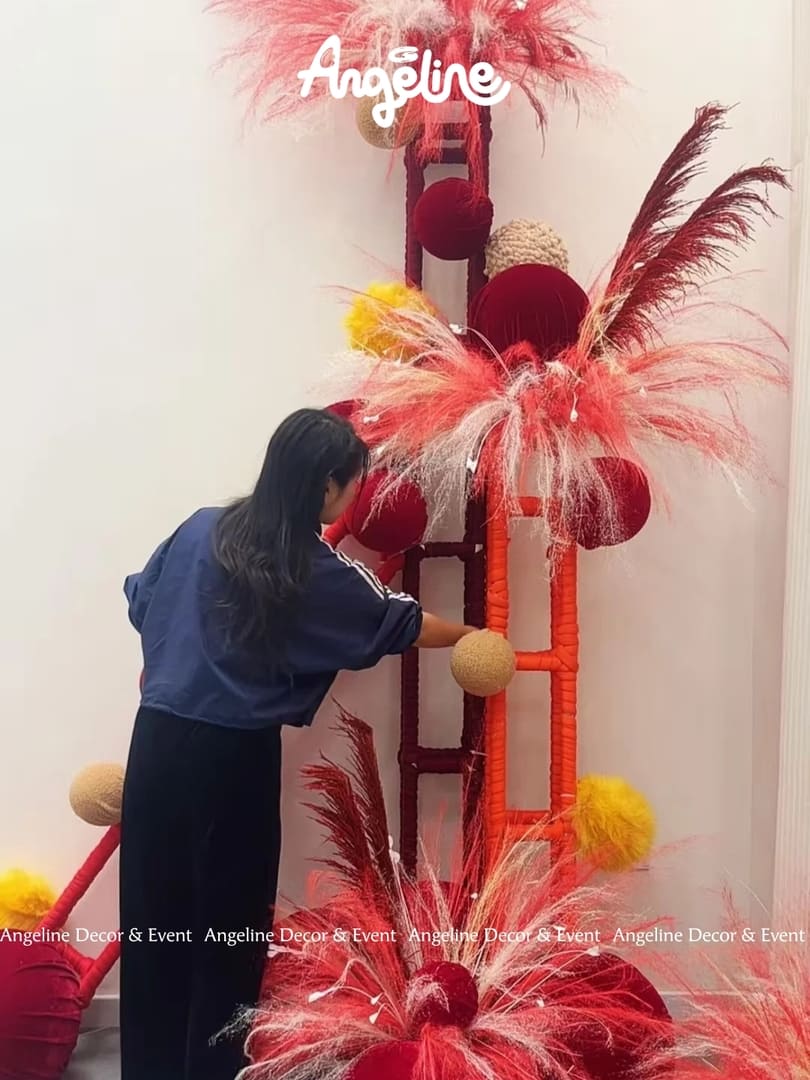 “Hoa Pháo Bông” – Trend Tết 2026 Khuấy Đảo Không Gian Sảnh Doanh Nghiệp Cùng Angeline