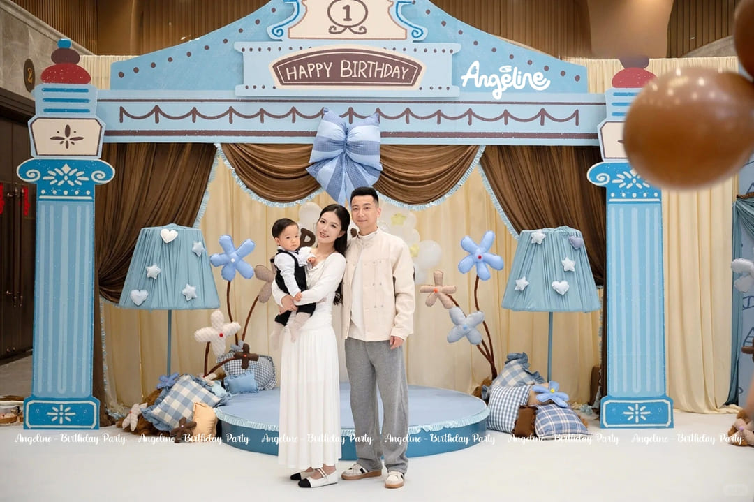 “Winter Whispers” – Concept Trang Trí Sinh Nhật Mùa Đông Nhẹ Nhàng Cho Bé Trai 1 Tuổi