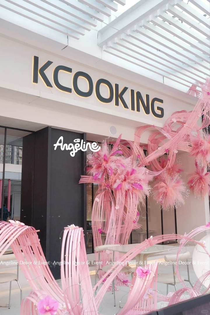 Sắc Hồng Nở Rộ Cùng Hoa Pháo Bông – Cảm Hứng Trang Trí Tết 2026