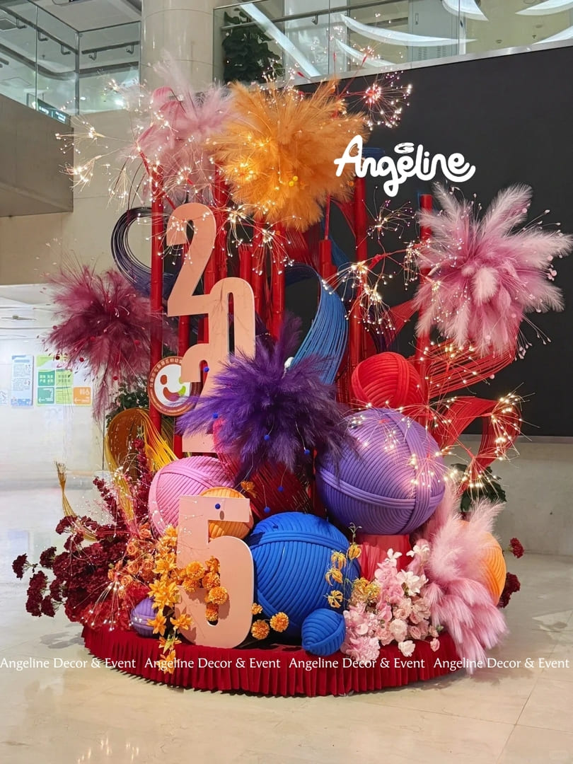 Trend Trang Trí Tết 2026 Hoa Pháo Bông – Bùng Nổ Sắc Xuân