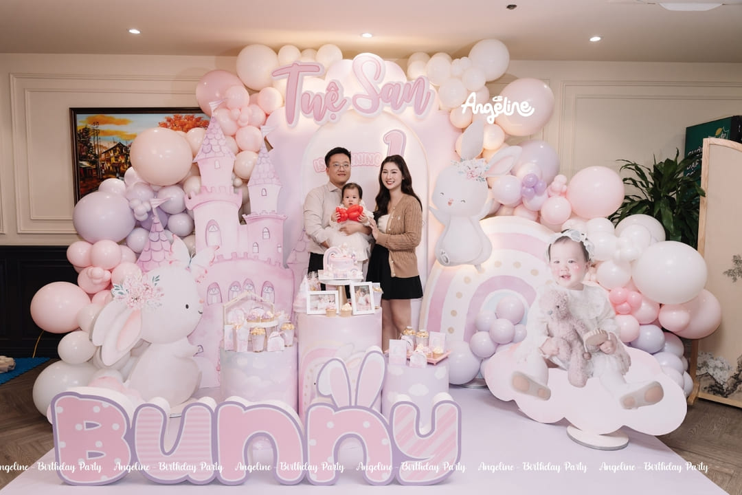 Bunny Castle - trang trí sinh nhật bé gái tone hồng pastel
