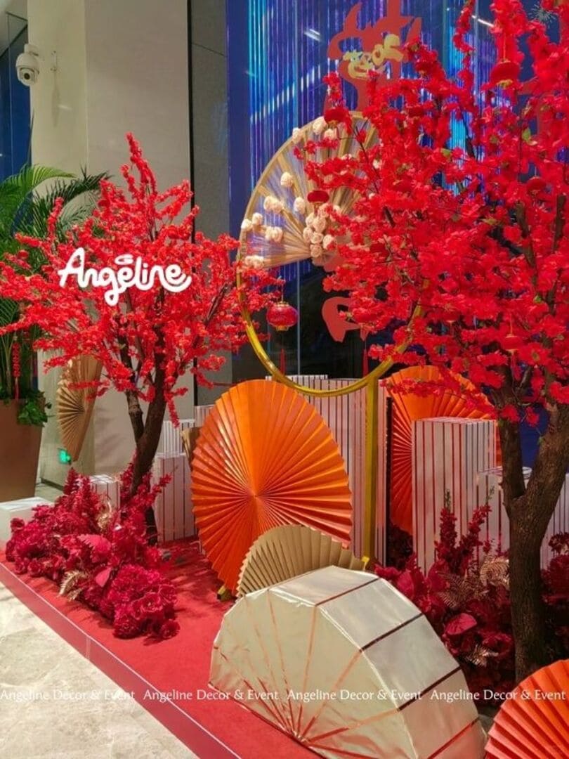 Concept Trang Trí Tết 2026 “Đón Xuân Phồn Vinh”: Không Gian Đỏ – Vàng Kim Sang Trọng, Ấn Tượng Từ Ánh Nhìn Đầu Tiên - Angeline1