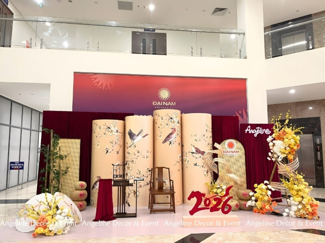 Sắc Xuân Nghệ Thuật – Concept Trang Trí Tết Tại Đại Học Đại Nam: Mộc Mạc Nan Tre, Tranh Bán Nguyệt & Không Gian Ấm Áp 2026 Angeline