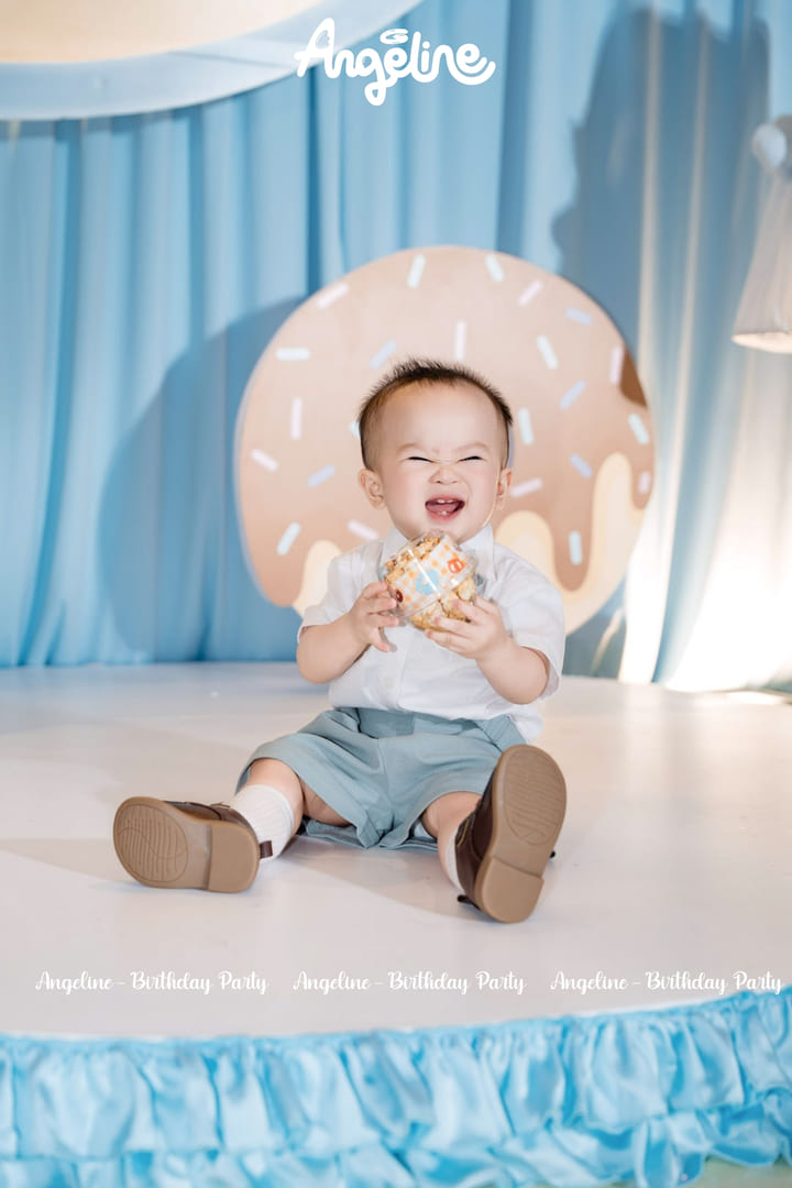 Quẩy’s First Party – Khi Ba Là Người Kể Câu Chuyện Đầu Tiên Cho Con -Angeline