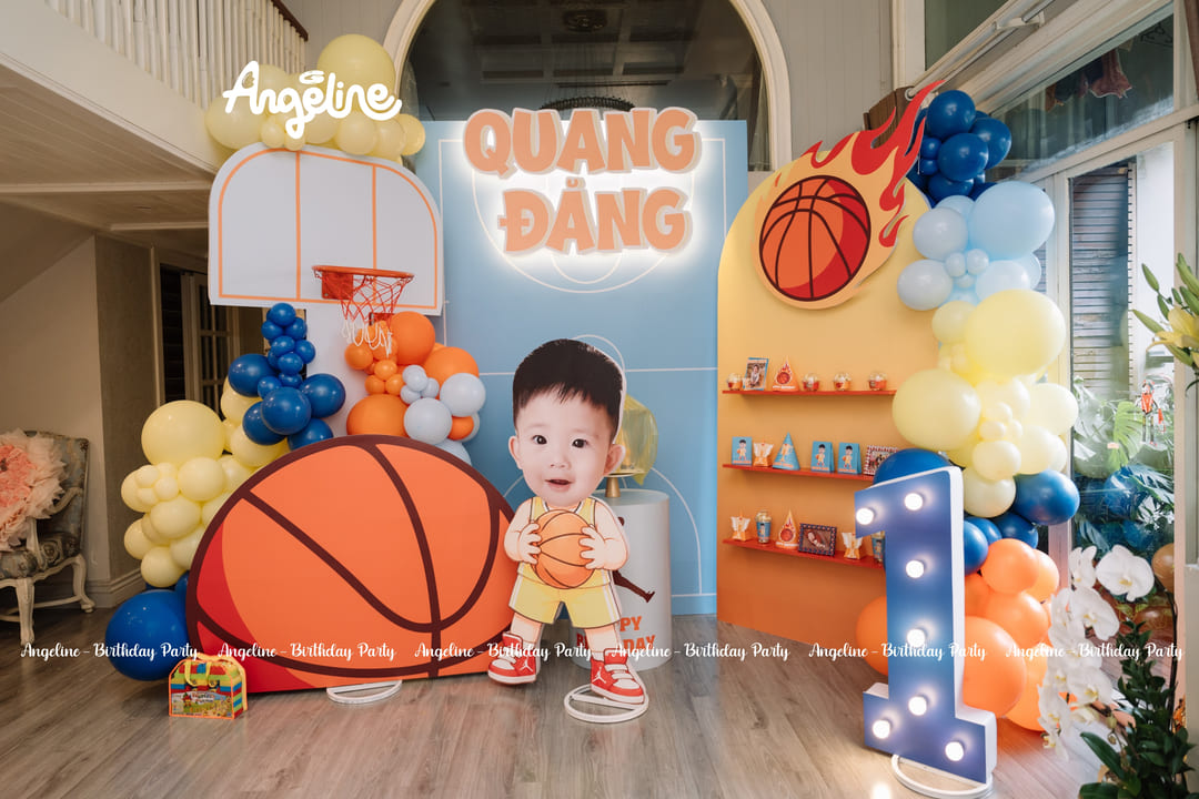 concept sinh nhật bé trai chủ đề bings rổ