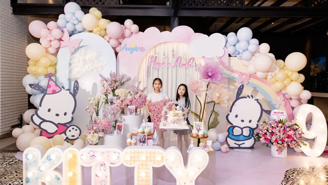 Concept Kitty Pastel sinh nhật bé 9 tuổi tone hồng vàng xanh nhẹ nhàng