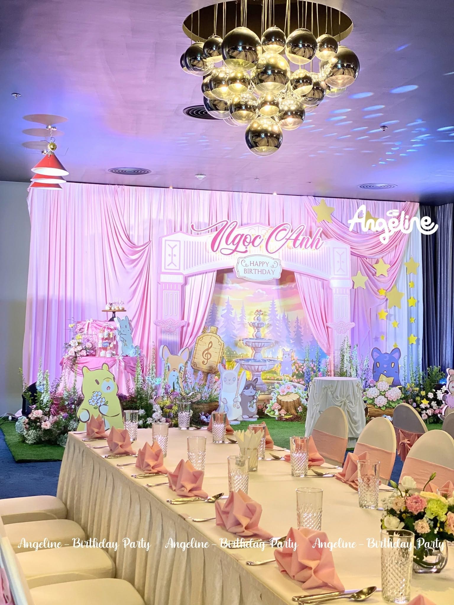 Sân khấu sinh nhật bé Ngọc Anh 11 tuổi concept Kitty’s Cats & Soup Adventure tại Topaz Almaz Long Biên