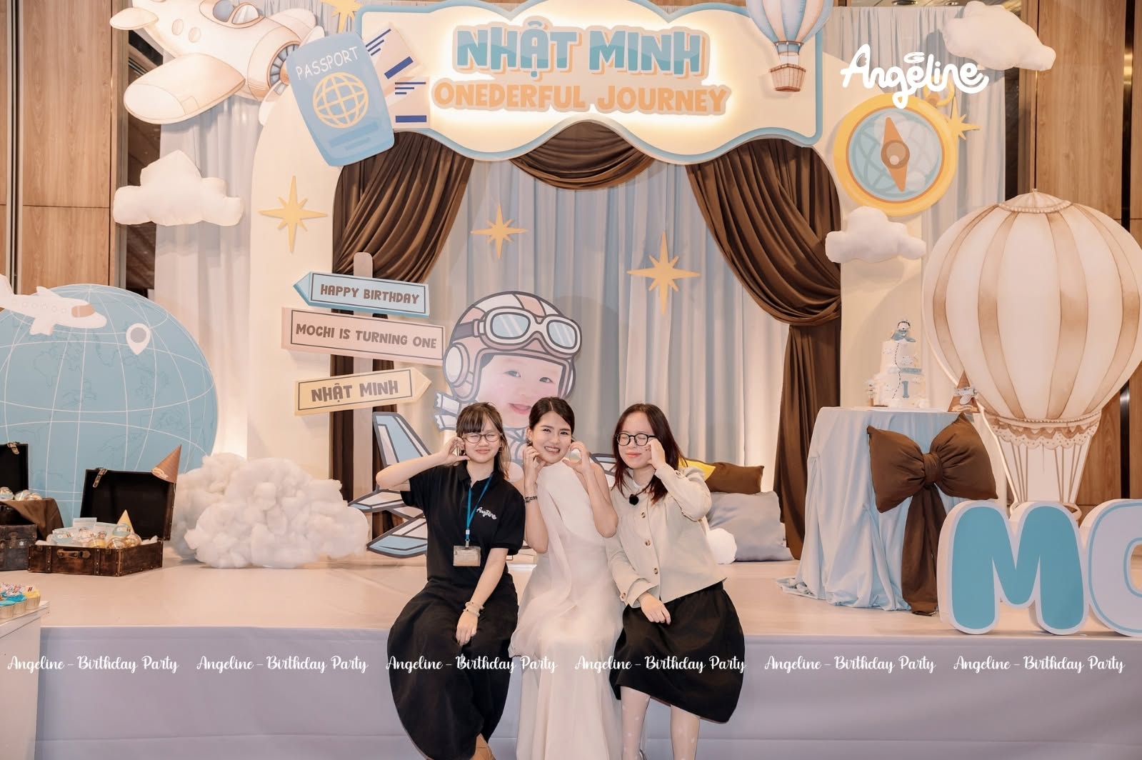 Đội ngũ Angeline cùng khách hàng hoàn thiện phương án sự kiện